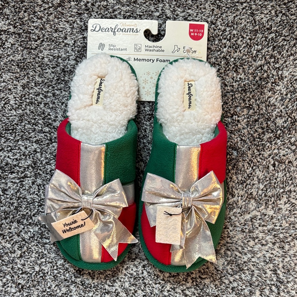 Dearfoams  Festive Red and Green Slippers with Gold Bow